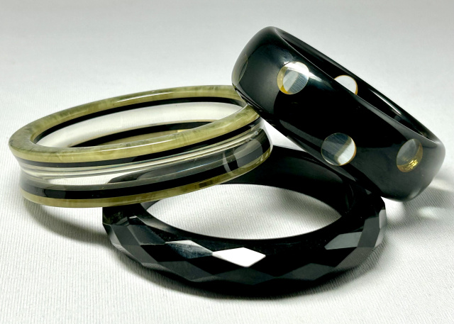 AP9 black & swamp green bakelite bangles