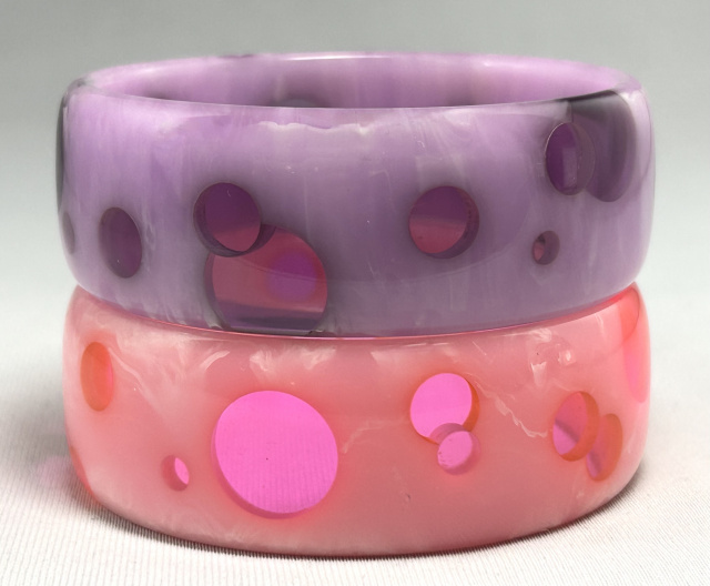 AP6 marbled pink and lavender with Prystal dots bakelite bangles