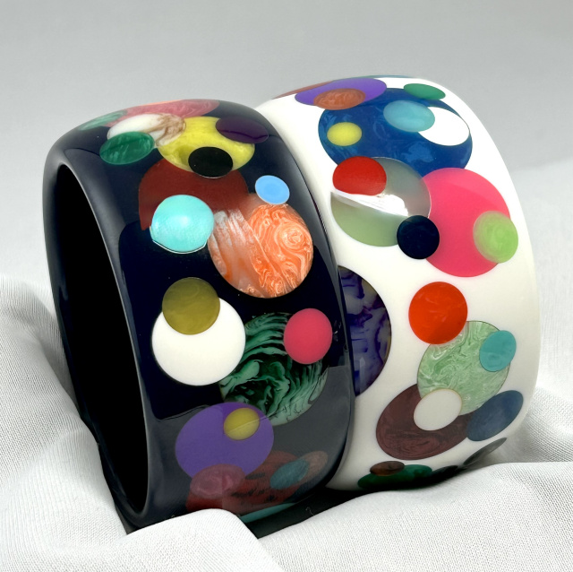 AP15 wide mega dots bakelite bangles