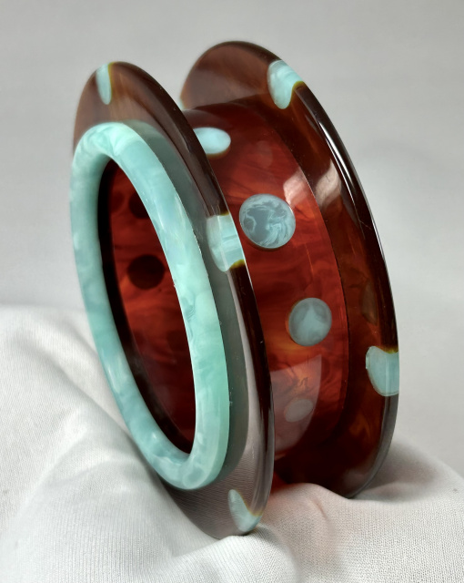 AP3 rootbeer & aqua blue Saturn bakelite bangle