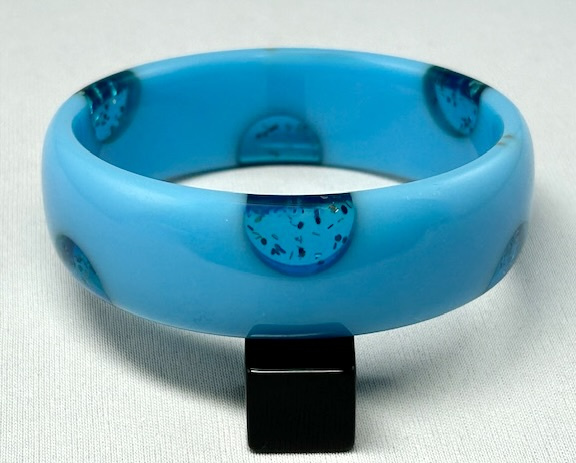 BW4 robins egg blue bakelite bangle/glitter crystal dots