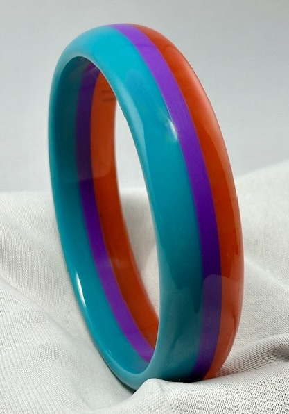 BW6 turquoise/purple/orange tricolor bakelite bangle