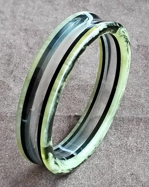 BW1  black/yellow dot & swamp/applejuice/black laminate bakelite bangles