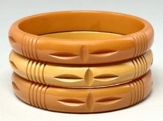 BBU2 group of 3 narrow bakelite bangles