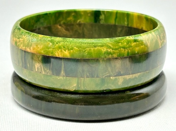 BBU10 blue moon & marbled green bakelite bangles