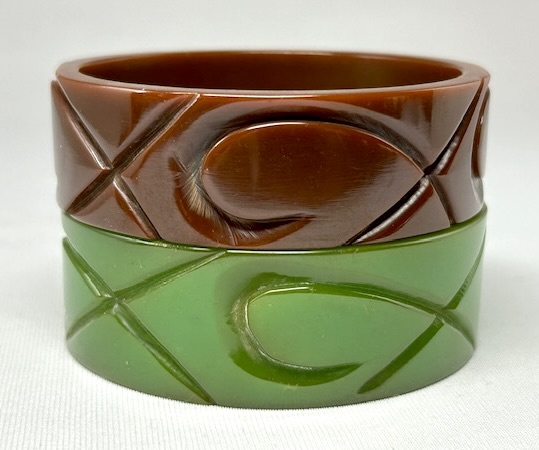 BBU5 sliced cut carved brown and green bakelite bangles