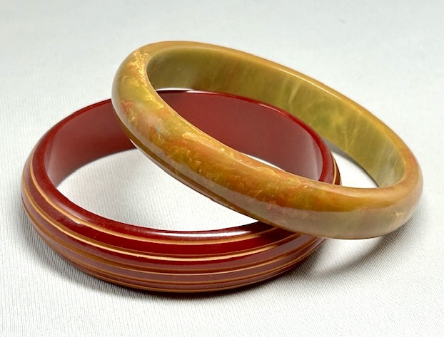 BBU15 line carved overdyed & end of day bakelite bangles